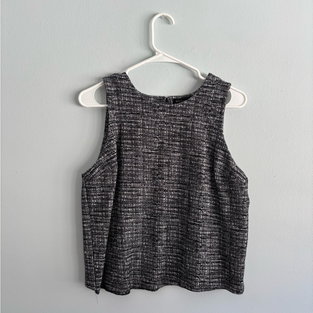Banana Republic Black & White Textured Sleeveless Top